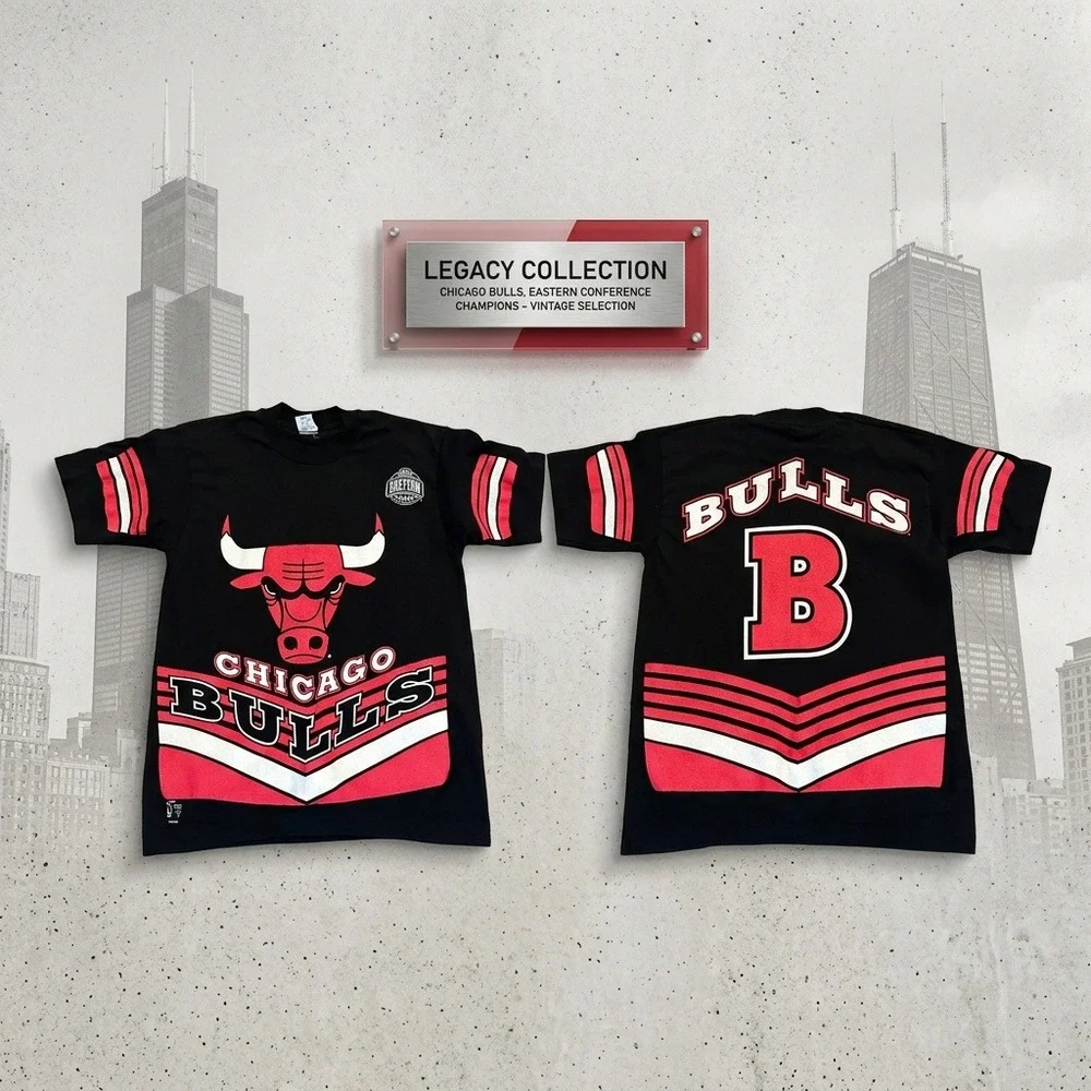 Vintage 90s Chicago Bulls Salem Sportswear Big Logo Chevron T-Shirt Youth Large